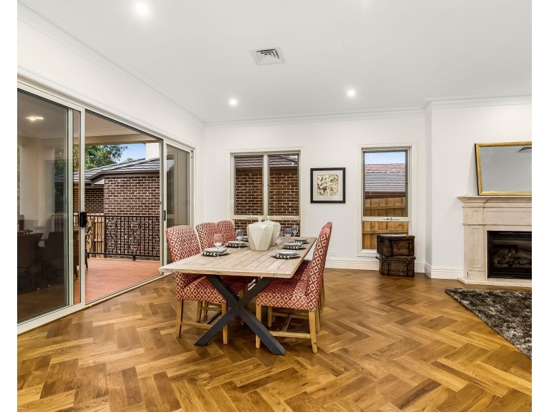 5 Dunscombe Avenue, Glen Waverley VIC 3150