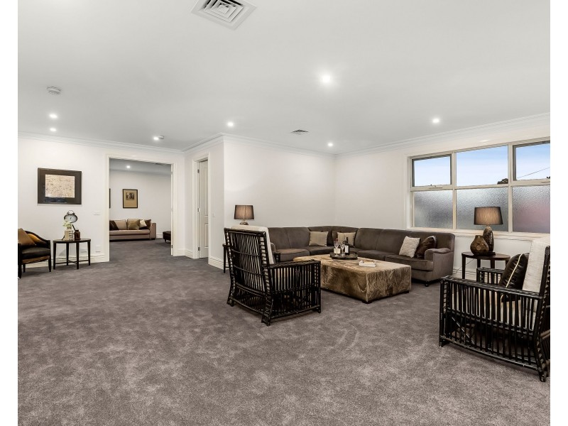 5 Dunscombe Avenue, Glen Waverley VIC 3150