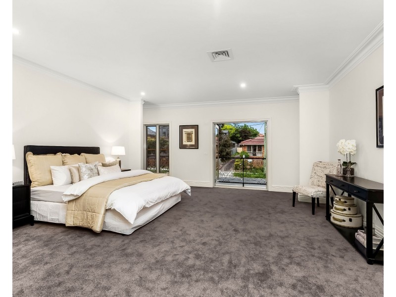 5 Dunscombe Avenue, Glen Waverley VIC 3150