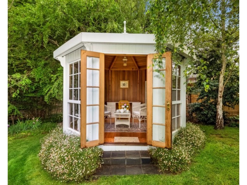 2 Dunsmuir Drive, Mount Waverley VIC 3149