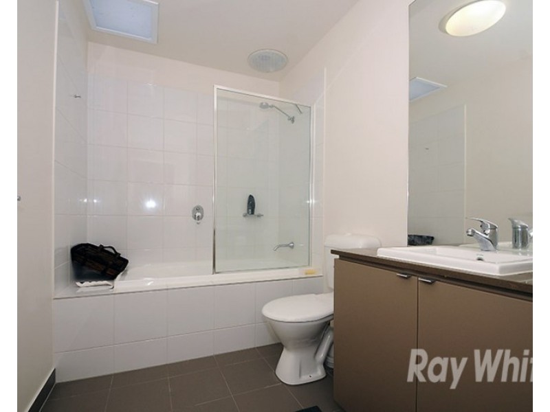 13 Edgbaston Way, Mulgrave VIC 3170