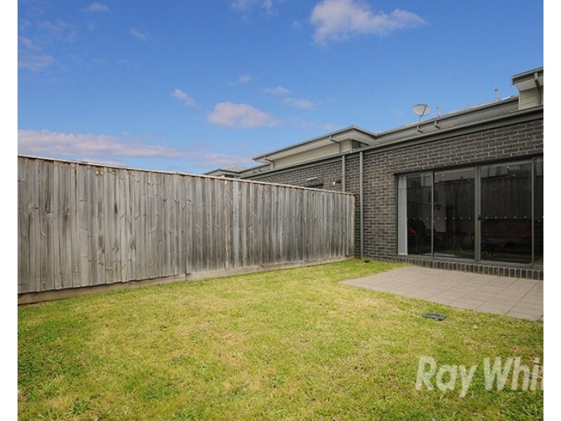 13 Edgbaston Way, Mulgrave VIC 3170