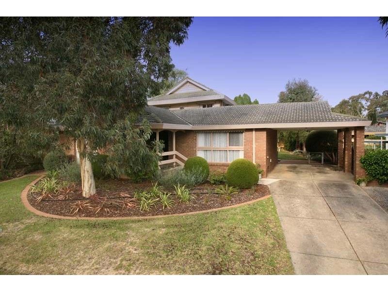 16 Threadbow Crescent, Wheelers Hill VIC 3150