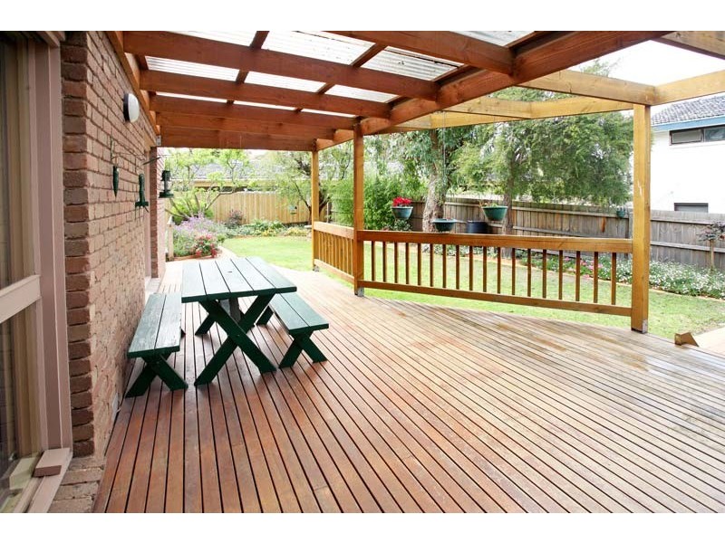16 Threadbow Crescent, Wheelers Hill VIC 3150