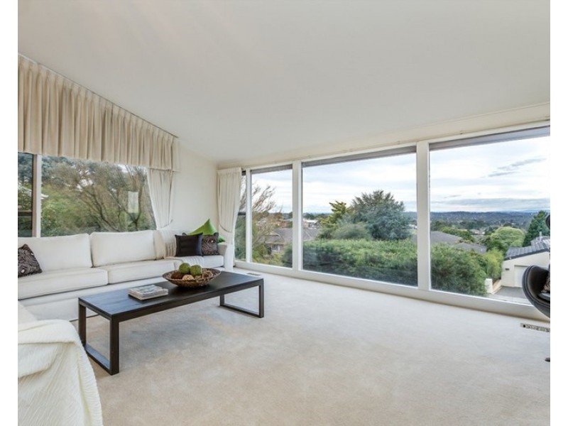 13 Caithness Crescent, Glen Waverley VIC 3150