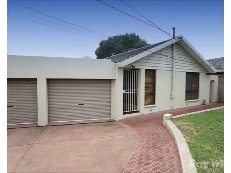 27 Hubbard Avenue, Mulgrave VIC 3170