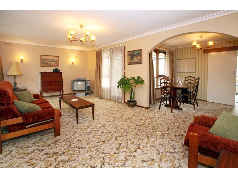 51 Garrisson Drive, Glen Waverley VIC 3150