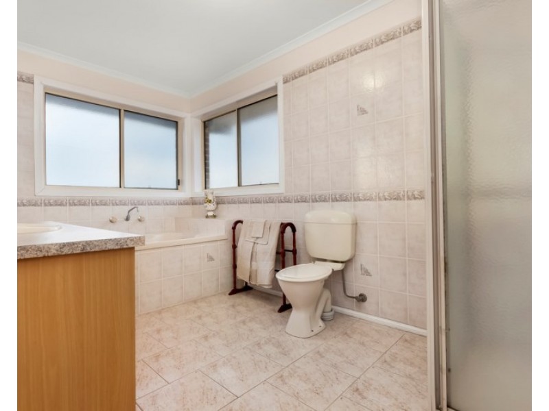 1 Jersey Close, Endeavour Hills VIC 3802