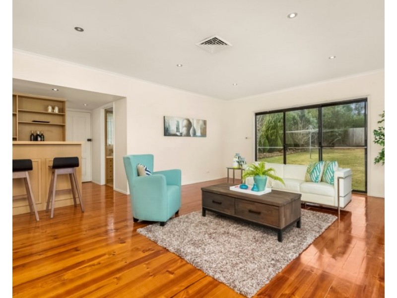 52 Mannering Drive, Glen Waverley VIC 3150