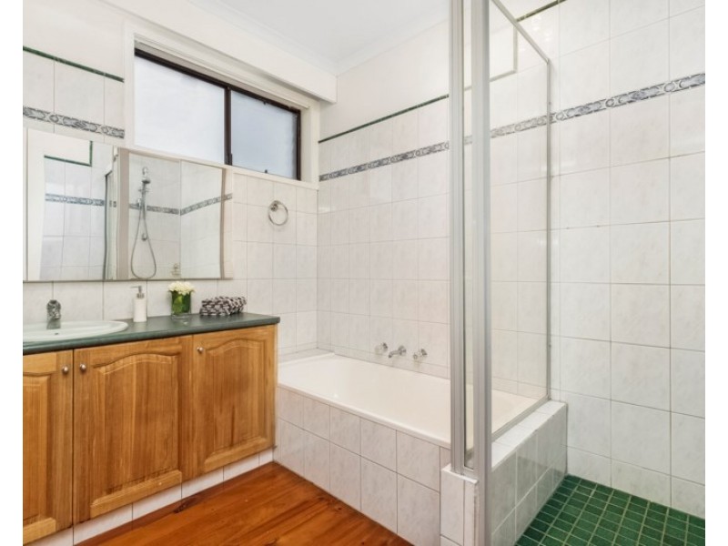 52 Mannering Drive, Glen Waverley VIC 3150