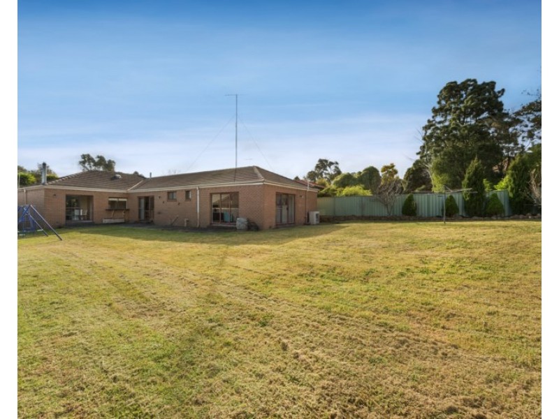 52 Mannering Drive, Glen Waverley VIC 3150