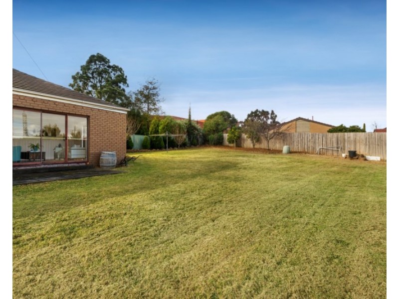 52 Mannering Drive, Glen Waverley VIC 3150