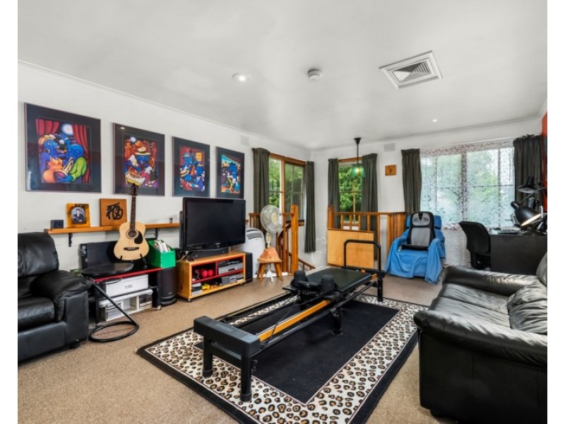 1 Warrina Court, Burwood East VIC 3151