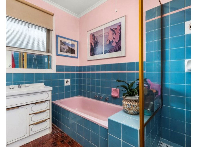 1 Warrina Court, Burwood East VIC 3151