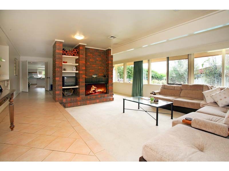 4 Penhurst Court, Glen Waverley VIC 3150