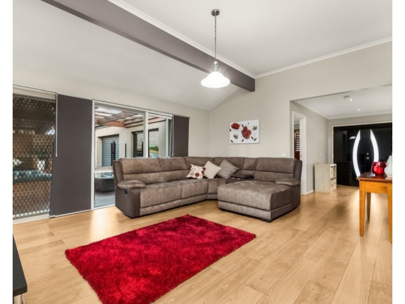 51 Dandelion Drive, Rowville VIC 3178