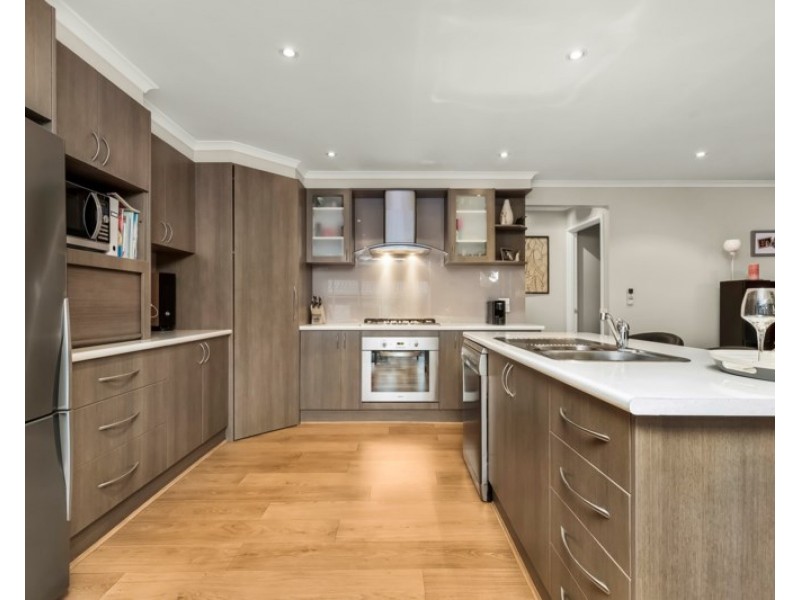 51 Dandelion Drive, Rowville VIC 3178