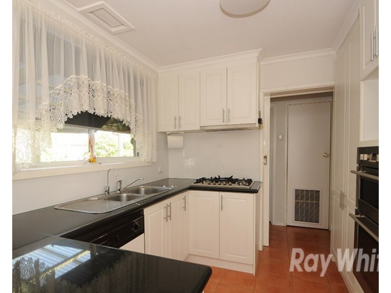 4 Templewood Avenue, Noble Park North VIC 3174