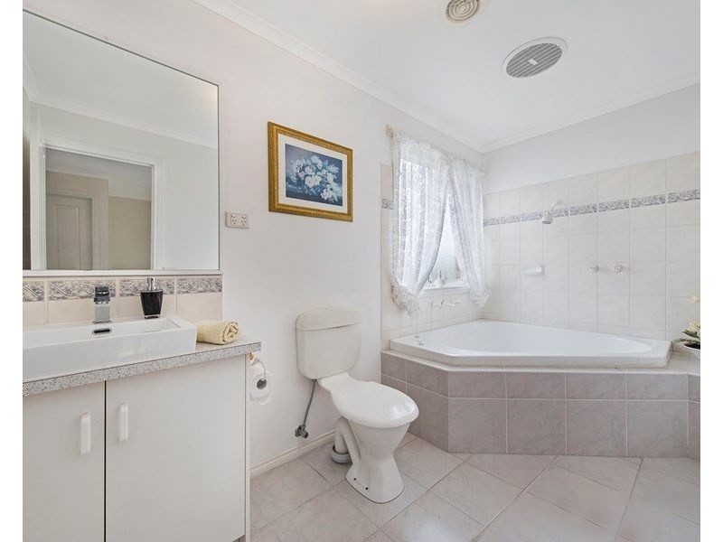 38 Armstrong Way, Dandenong North VIC 3175