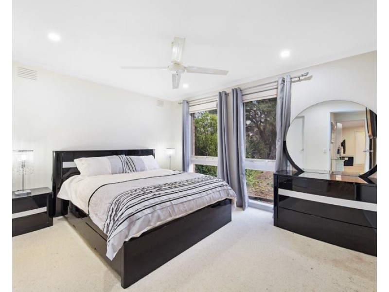 90 Haverbrack Drive, Mulgrave VIC 3170