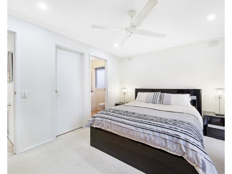 90 Haverbrack Drive, Mulgrave VIC 3170