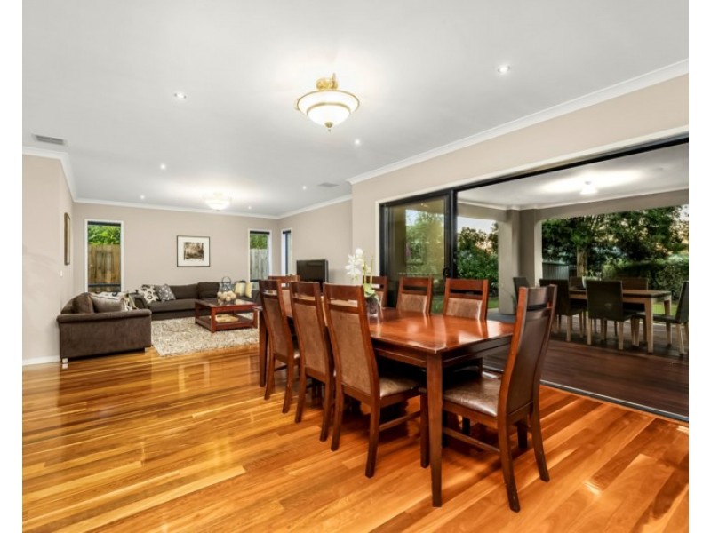 61 Threadbow Crescent, Wheelers Hill VIC 3150