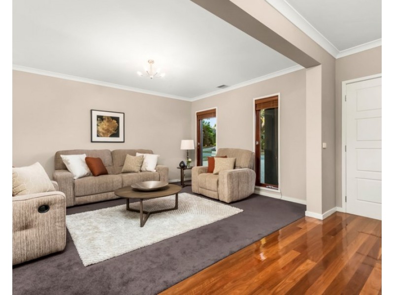 61 Threadbow Crescent, Wheelers Hill VIC 3150