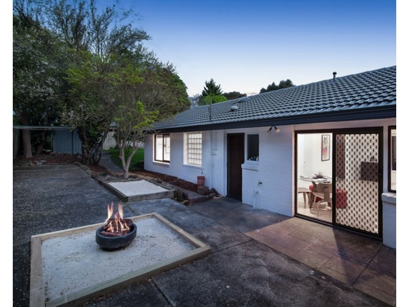 6 Ainslie Drive, Wheelers Hill VIC 3150