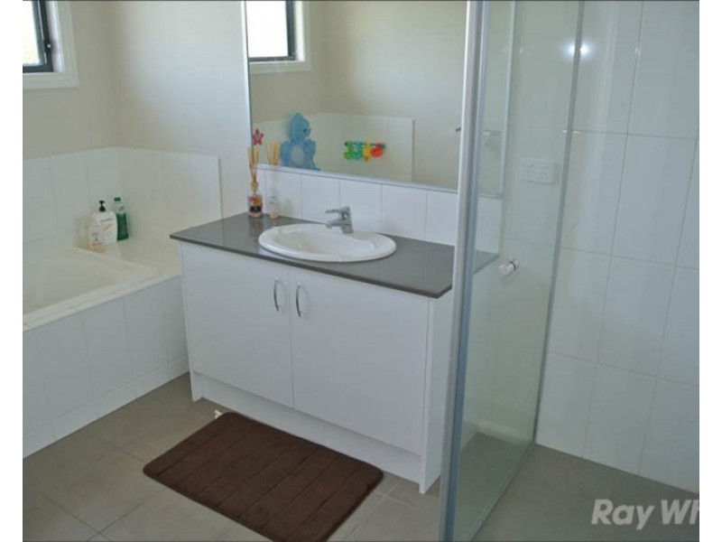 2/5 Folkstone Road, Glen Waverley VIC 3150