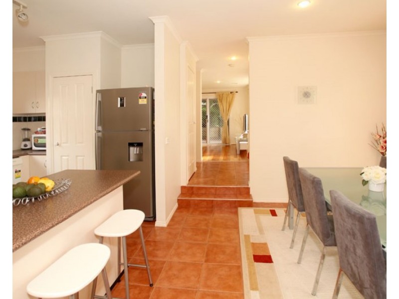 10 Tulloch Grove, Glen Waverley VIC 3150