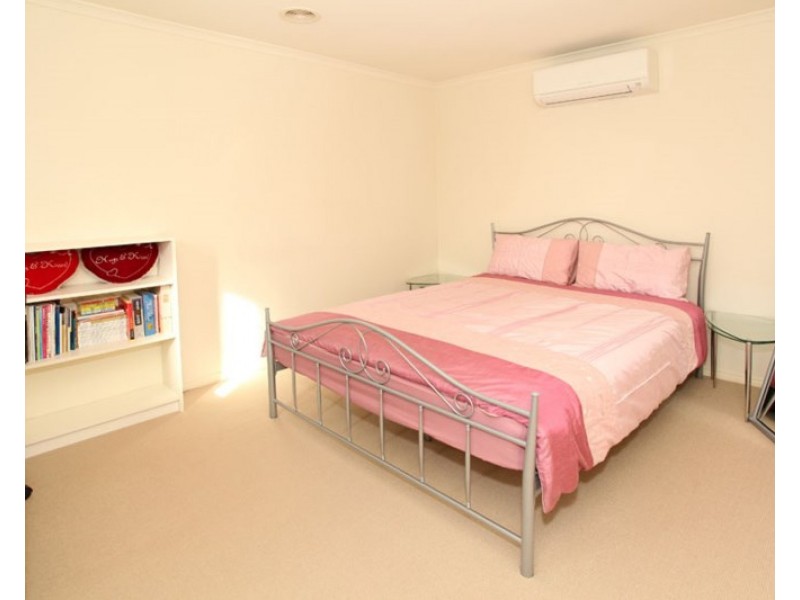 10 Tulloch Grove, Glen Waverley VIC 3150