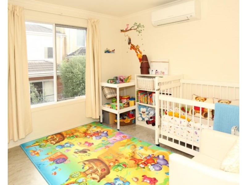 10 Tulloch Grove, Glen Waverley VIC 3150