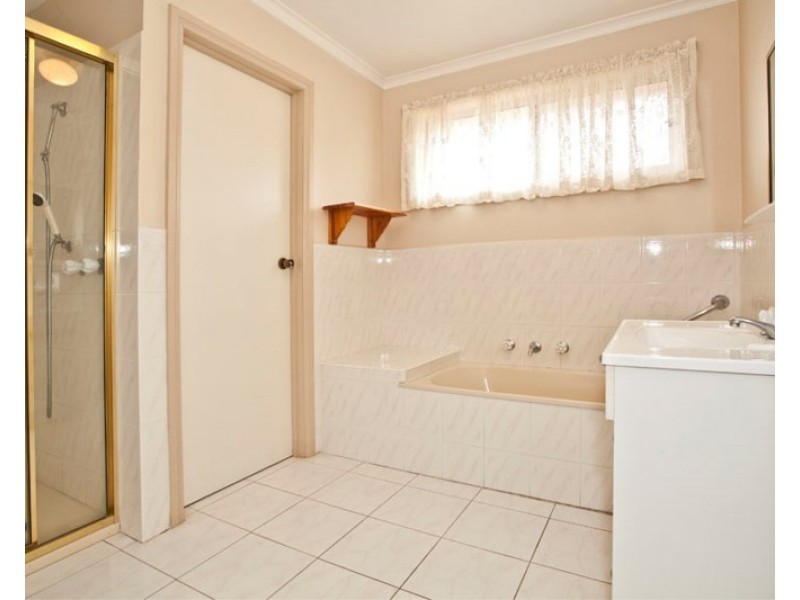 2/57 Watsons Road, Glen Waverley VIC 3150