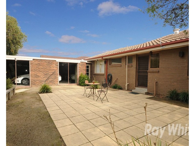 10 Courage Court, Glen Waverley VIC 3150