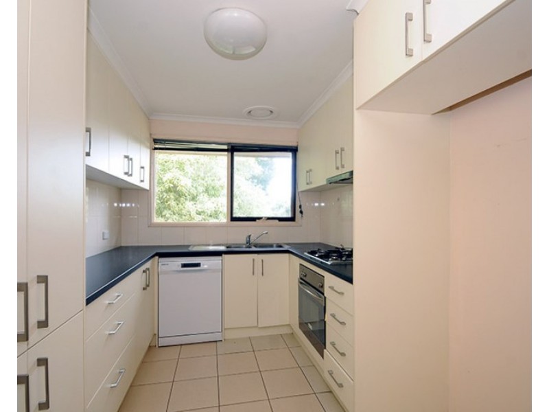 33 Ponsford Avenue, Wantirna South VIC 3152