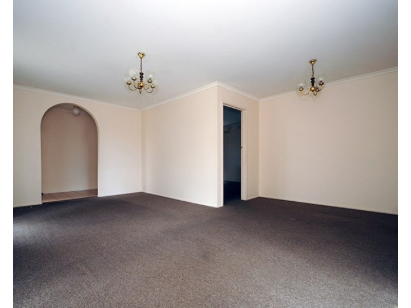 33 Ponsford Avenue, Wantirna South VIC 3152