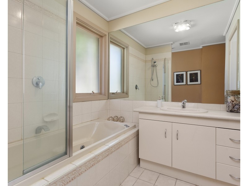 982 Waverley Road, Wheelers Hill VIC 3150