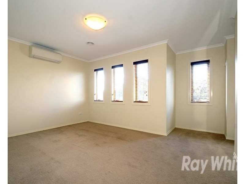 1/65 Blaxland Drive, Dandenong North VIC 3175