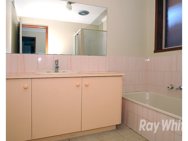 45 David Collins Way, Endeavour Hills VIC 3802