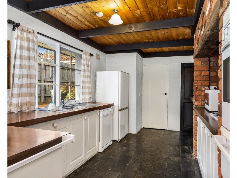 31 Earlwood Drive, Wheelers Hill VIC 3150