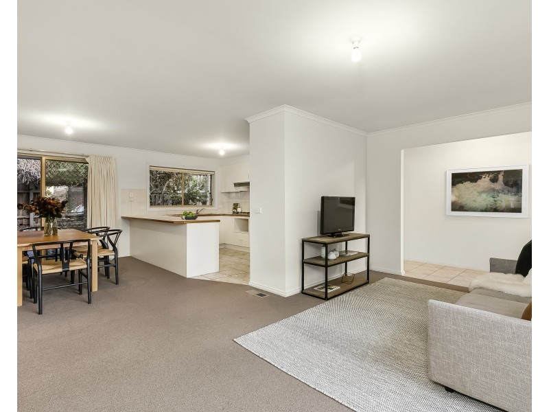 2/8 Olinda Street, Glen Waverley VIC 3150