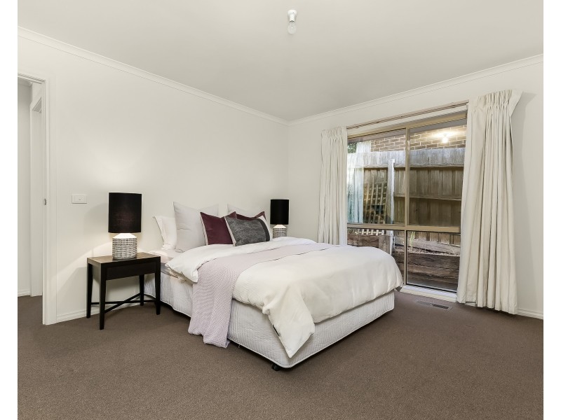 2/8 Olinda Street, Glen Waverley VIC 3150