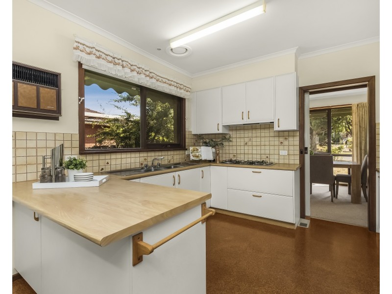 10 Winston Street, Glen Waverley VIC 3150