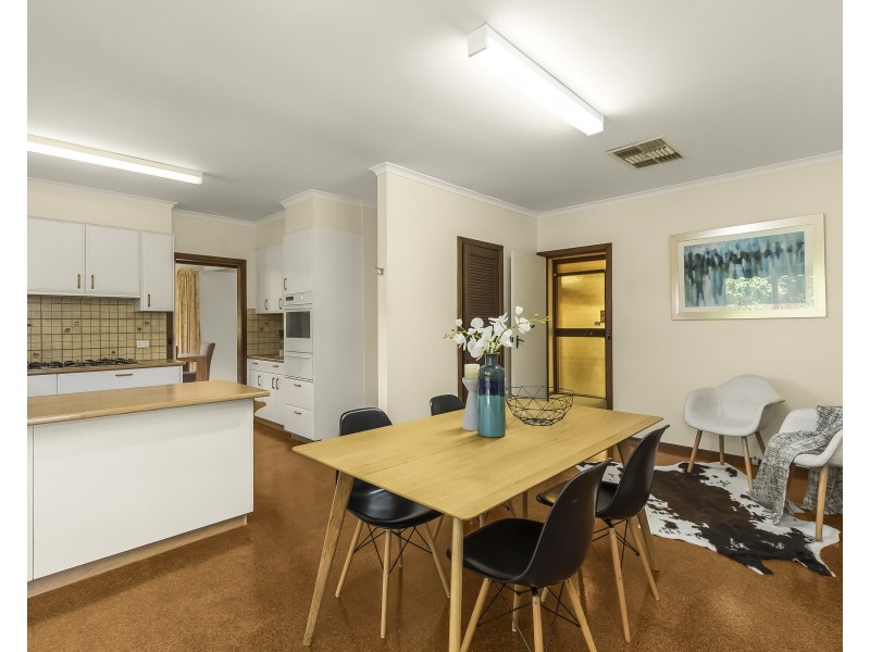 10 Winston Street, Glen Waverley VIC 3150