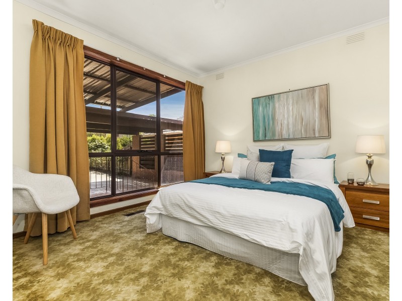 10 Winston Street, Glen Waverley VIC 3150