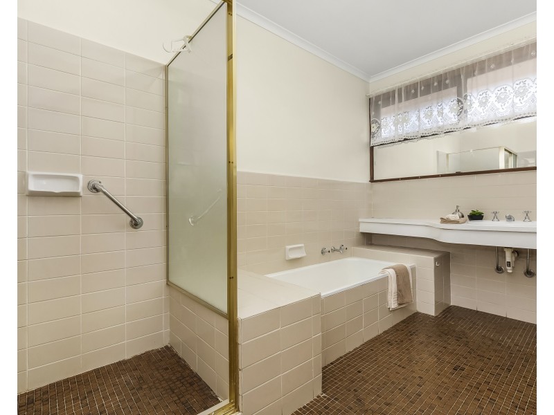 10 Winston Street, Glen Waverley VIC 3150