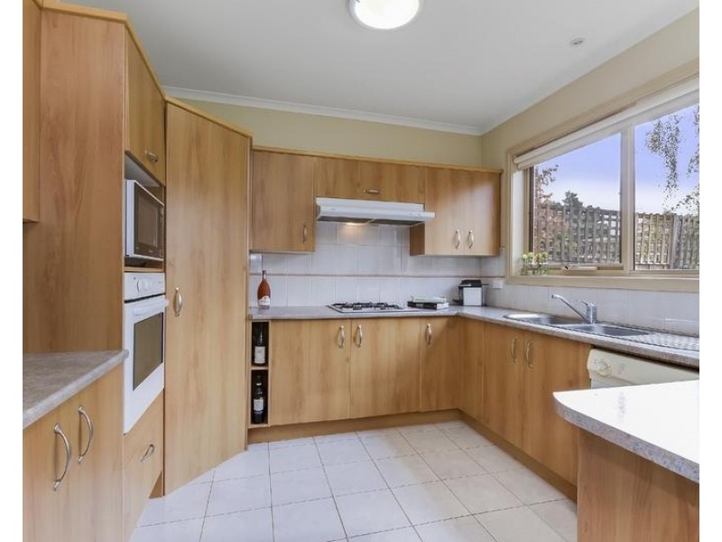 2/2 Lyons Street, Mount Waverley VIC 3149