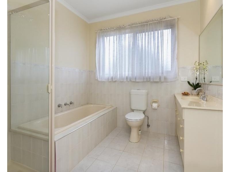 2/2 Lyons Street, Mount Waverley VIC 3149