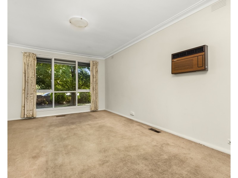 6 Maylands Crescent, Glen Waverley VIC 3150