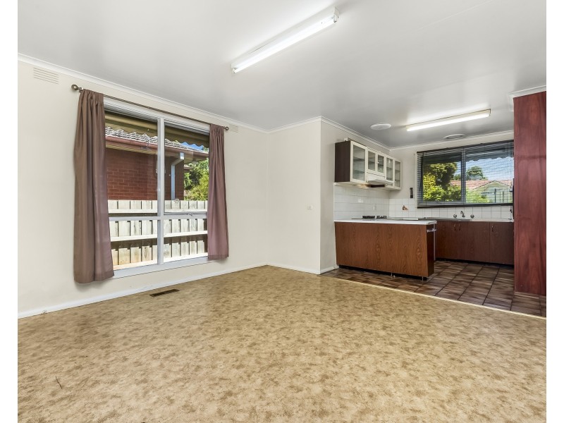 6 Maylands Crescent, Glen Waverley VIC 3150